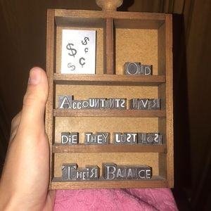 BACKWORDS BOX Gift “OLD ACCOUNTANTS NEVER DIE”